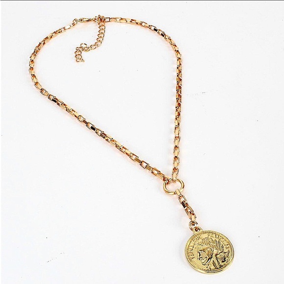 Stampd Gold Chain Necklace with Medallion - Picture 6 of 8